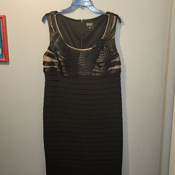 Adriana Papell Dress  - Picture 1 of 6
